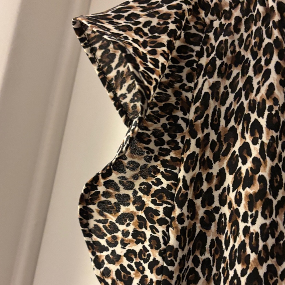 Womens’ Animal Print Black and Brown Print  Top. NWOT. Size L - Picture 3 of 3